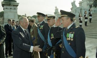 Deposizione di una corona d'alloro, da parte del Presidente della Repubblica, all'Altare della Patria ed al Mausoleo Ardeatino, in occasione del Giorno dell'Unità Nazionale e Festa delle Forze Armate