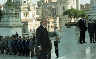 Deposizione di una corona d'alloro, da parte del Presidente della Repubblica, all'Altare della Patria ed al Mausoleo Ardeatino, in occasione del Giorno dell'Unità Nazionale e Festa delle Forze Armate