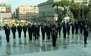 Deposizione di una corona d'alloro, da parte del Presidente della Repubblica, all'Altare della Patria ed al Mausoleo Ardeatino, in occasione del Giorno dell'Unità Nazionale e Festa delle Forze Armate
