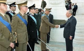 Deposizione di una corona d'alloro, da parte del Presidente della Repubblica, all'Altare della Patria ed al Mausoleo Ardeatino, in occasione del Giorno dell'Unità Nazionale e Festa delle Forze Armate