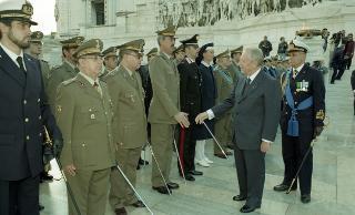 Deposizione di una corona d'alloro, da parte del Presidente della Repubblica, all'Altare della Patria ed al Mausoleo Ardeatino, in occasione del Giorno dell'Unità Nazionale e Festa delle Forze Armate