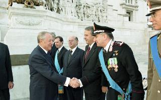 Deposizione di una corona d'alloro, da parte del Presidente della Repubblica, all'Altare della Patria ed al Mausoleo Ardeatino, in occasione del Giorno dell'Unità Nazionale e Festa delle Forze Armate
