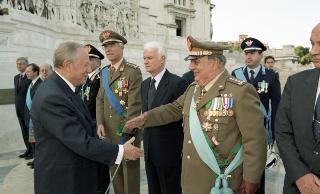 Deposizione di una corona d'alloro, da parte del Presidente della Repubblica, all'Altare della Patria ed al Mausoleo Ardeatino, in occasione del Giorno dell'Unità Nazionale e Festa delle Forze Armate