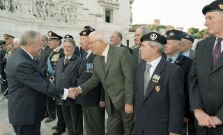 Deposizione di una corona d'alloro, da parte del Presidente della Repubblica, all'Altare della Patria ed al Mausoleo Ardeatino, in occasione del Giorno dell'Unità Nazionale e Festa delle Forze Armate