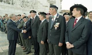 Deposizione di una corona d'alloro, da parte del Presidente della Repubblica, all'Altare della Patria ed al Mausoleo Ardeatino, in occasione del Giorno dell'Unità Nazionale e Festa delle Forze Armate