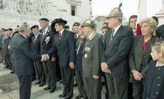 Deposizione di una corona d'alloro, da parte del Presidente della Repubblica, all'Altare della Patria ed al Mausoleo Ardeatino, in occasione del Giorno dell'Unità Nazionale e Festa delle Forze Armate