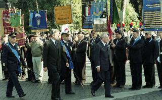 Deposizione di una corona d'alloro, da parte del Presidente della Repubblica, all'Altare della Patria ed al Mausoleo Ardeatino, in occasione del Giorno dell'Unità Nazionale e Festa delle Forze Armate