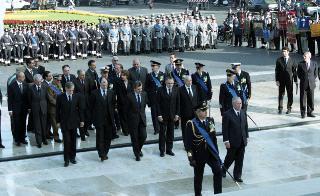 Deposizione di una corona d'alloro, da parte del Presidente della Repubblica, all'Altare della Patria ed al Mausoleo Ardeatino, in occasione del Giorno dell'Unità Nazionale e Festa delle Forze Armate