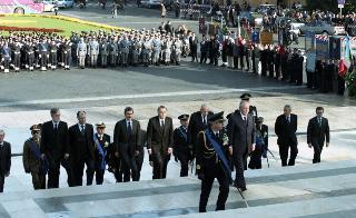 Deposizione di una corona d'alloro, da parte del Presidente della Repubblica, all'Altare della Patria ed al Mausoleo Ardeatino, in occasione del Giorno dell'Unità Nazionale e Festa delle Forze Armate