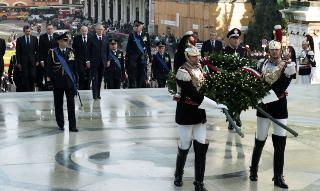 Deposizione di una corona d'alloro, da parte del Presidente della Repubblica, all'Altare della Patria ed al Mausoleo Ardeatino, in occasione del Giorno dell'Unità Nazionale e Festa delle Forze Armate
