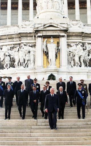 Deposizione di una corona d'alloro, da parte del Presidente della Repubblica, all'Altare della Patria ed al Mausoleo Ardeatino, in occasione del Giorno dell'Unità Nazionale e Festa delle Forze Armate