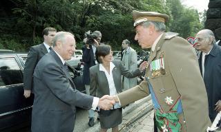 Deposizione di una corona d'alloro, da parte del Presidente della Repubblica, all'Altare della Patria ed al Mausoleo Ardeatino, in occasione del Giorno dell'Unità Nazionale e Festa delle Forze Armate