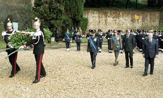 Deposizione di una corona d'alloro, da parte del Presidente della Repubblica, all'Altare della Patria ed al Mausoleo Ardeatino, in occasione del Giorno dell'Unità Nazionale e Festa delle Forze Armate