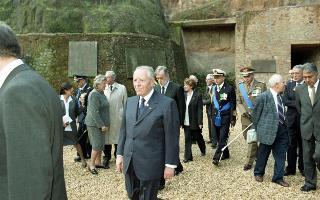 Deposizione di una corona d'alloro, da parte del Presidente della Repubblica, all'Altare della Patria ed al Mausoleo Ardeatino, in occasione del Giorno dell'Unità Nazionale e Festa delle Forze Armate