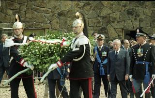 Deposizione di una corona d'alloro, da parte del Presidente della Repubblica, all'Altare della Patria ed al Mausoleo Ardeatino, in occasione del Giorno dell'Unità Nazionale e Festa delle Forze Armate