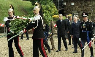 Deposizione di una corona d'alloro, da parte del Presidente della Repubblica, all'Altare della Patria ed al Mausoleo Ardeatino, in occasione del Giorno dell'Unità Nazionale e Festa delle Forze Armate