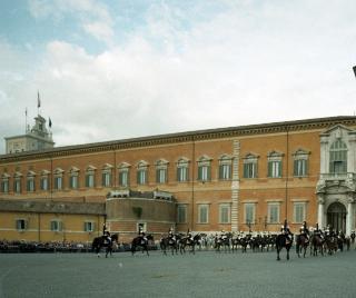 Cerimonia in forma solenne del cambio della guardia d'onore al Palazzo del Quirinale da parte del Reggimento Corazzieri