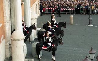 Cerimonia in forma solenne del cambio della guardia d'onore al Palazzo del Quirinale da parte del Reggimento Corazzieri