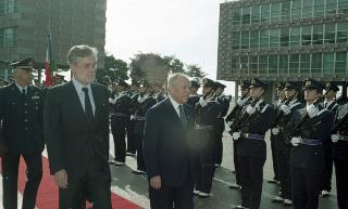 Intervento del Presidente della Repubblica alla cerimonia di inaugurazione dell'Anno Accademico 1999-2000 dell'Accademia Aeronautica di Pozzuoli