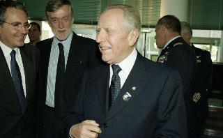 Intervento del Presidente della Repubblica alla cerimonia di inaugurazione dell'Anno Accademico 1999-2000 dell'Accademia Aeronautica di Pozzuoli