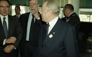 Intervento del Presidente della Repubblica alla cerimonia di inaugurazione dell'Anno Accademico 1999-2000 dell'Accademia Aeronautica di Pozzuoli