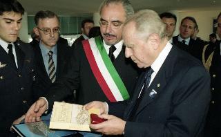 Intervento del Presidente della Repubblica alla cerimonia di inaugurazione dell'Anno Accademico 1999-2000 dell'Accademia Aeronautica di Pozzuoli
