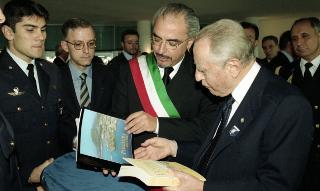Intervento del Presidente della Repubblica alla cerimonia di inaugurazione dell'Anno Accademico 1999-2000 dell'Accademia Aeronautica di Pozzuoli