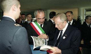 Intervento del Presidente della Repubblica alla cerimonia di inaugurazione dell'Anno Accademico 1999-2000 dell'Accademia Aeronautica di Pozzuoli
