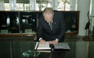Intervento del Presidente della Repubblica alla cerimonia di inaugurazione dell'Anno Accademico 1999-2000 dell'Accademia Aeronautica di Pozzuoli