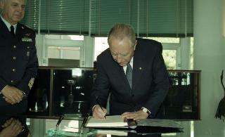 Intervento del Presidente della Repubblica alla cerimonia di inaugurazione dell'Anno Accademico 1999-2000 dell'Accademia Aeronautica di Pozzuoli