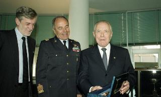 Intervento del Presidente della Repubblica alla cerimonia di inaugurazione dell'Anno Accademico 1999-2000 dell'Accademia Aeronautica di Pozzuoli
