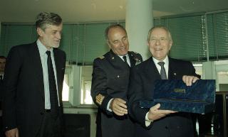 Intervento del Presidente della Repubblica alla cerimonia di inaugurazione dell'Anno Accademico 1999-2000 dell'Accademia Aeronautica di Pozzuoli