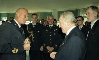 Intervento del Presidente della Repubblica alla cerimonia di inaugurazione dell'Anno Accademico 1999-2000 dell'Accademia Aeronautica di Pozzuoli