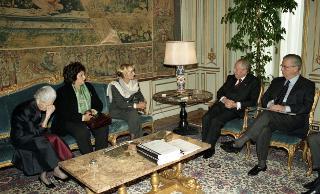 Incontro con l'On. Emma Bonino, con una delegazione di &quot;Nessuno tocchi Caino&quot;, lega di cittadini e di parlamentari per l'abolizione della pena di morte nel mondo entro il 2000
