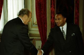 Incontro con S.E. il Signor Isikeli Uluinairai Mataitoga, nuovo Ambasciatore della Repubblica Democratica Sovrana delle Isole Fiji: presentazione delle Lettere Credenziali