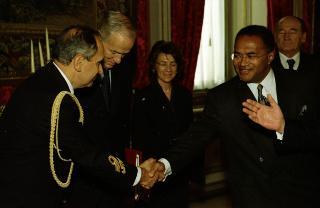 Incontro con S.E. il Signor Isikeli Uluinairai Mataitoga, nuovo Ambasciatore della Repubblica Democratica Sovrana delle Isole Fiji: presentazione delle Lettere Credenziali
