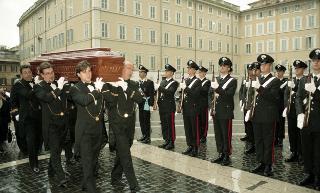 Omaggio alla Salma dell'On. Nilde Iotti, presso la camera ardente, Palazzo Montecitorio