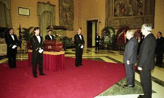 Omaggio alla Salma dell'On. Nilde Iotti, presso la camera ardente, Palazzo Montecitorio