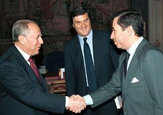 Il Presidente Ciampi con Antonio D'Amato e Giorgio Fossa, rispettivamente Presidente entrante ed uscente di Confindustria