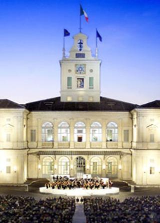 Panoramica del Cortile d'Onore durante il concerto dell'Orchestra Giovanile Italiana
