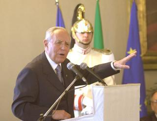 L'intervento del Presidente della Repubblica Carlo Azeglio Ciampi nella Prefettura di Macerata