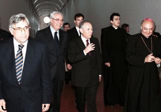 Il Presidente Ciampi al suo arrivo all'Abbazia di Montecassino, per l'inaugurazione della Mostra &quot;Le Bibbie Atlantiche&quot;