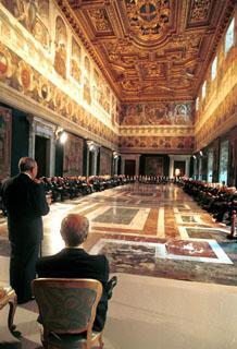 Il Presidente Ciampi durante il suo discorso ai partecipanti alla III Conferenza degli Ambasciatori italiani nel mondo