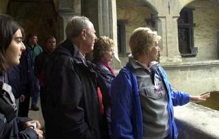 Il Presidente Ciampi con la moglie Franca Pilla, la figlia Gabriella e la nipote Maria durante la visita al Castello di Issogne