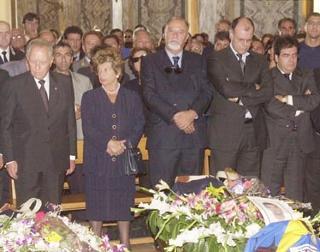 Il Presidente Ciampi con la moglie Franca, durante i funerali delle vittime del campeggio di Soverato
