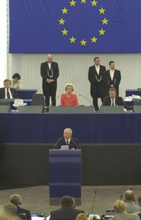 Il Presidente Ciampi durante il suo intervento al Parlamento Europeo riunito in Seduta solenne