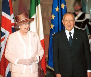 S.M. la Regina Elisabetta II e il Presidente della Repubblica Carlo Azeglio Ciampi al Quirinale