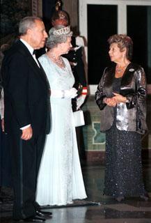 S.M. la Regina Elisabetta II con il Presidente Ciampi e la moglie Franca Pilla poco prima del pranzo di Stato