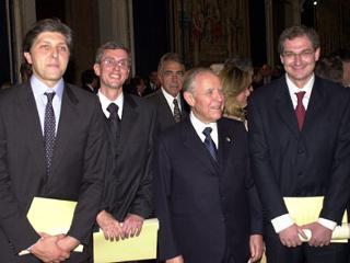 Il Presidente Ciampi con i vincitori del Premio FIRC &quot;Guido Venosta&quot;, da sinistra Massimo Santoro, Gianpaolo Tortora, e Fortunato Ciardiello