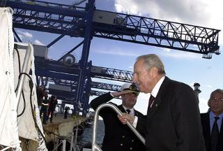 Il Presidente Ciampi al termine della visita al Porto Canale di Cagliari